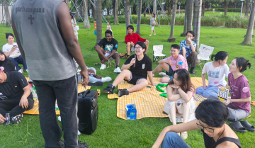 shenpop host a beachside camping party